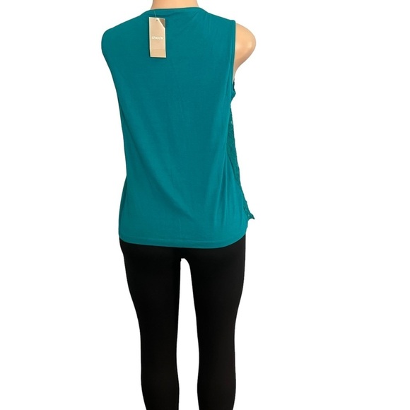 3/$30 🍂 Chicos Space Lace Tank in Tantalizing Teal - Picture 4 of 8